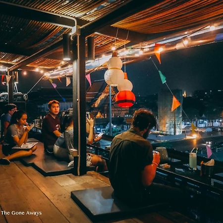 Chingcha Bangkok旅舍 外观 照片