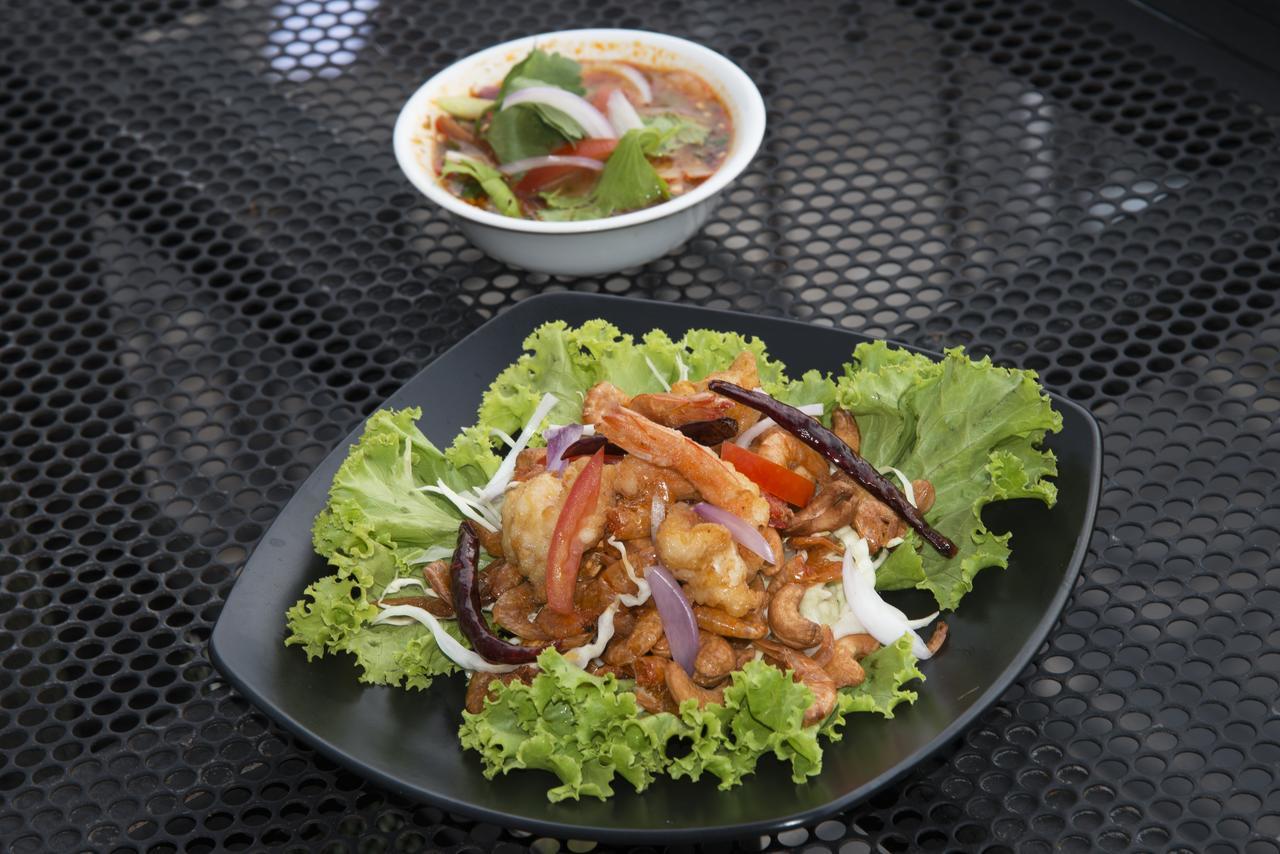 Chingcha Bangkok旅舍 外观 照片