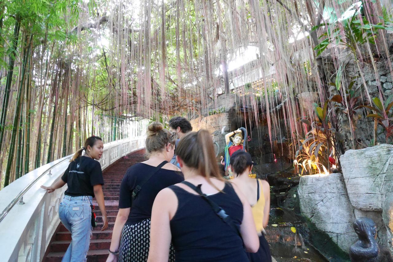 Chingcha Bangkok旅舍 外观 照片